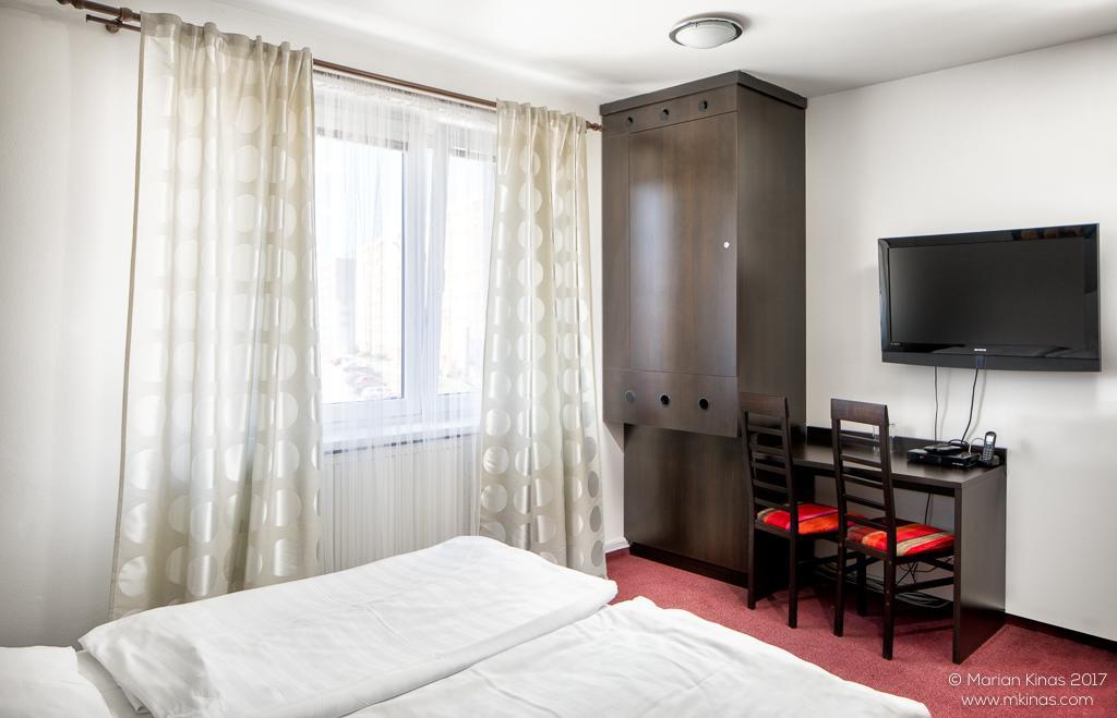 Garni Hotel Fellini Жьяр-над-Гроном Экстерьер фото